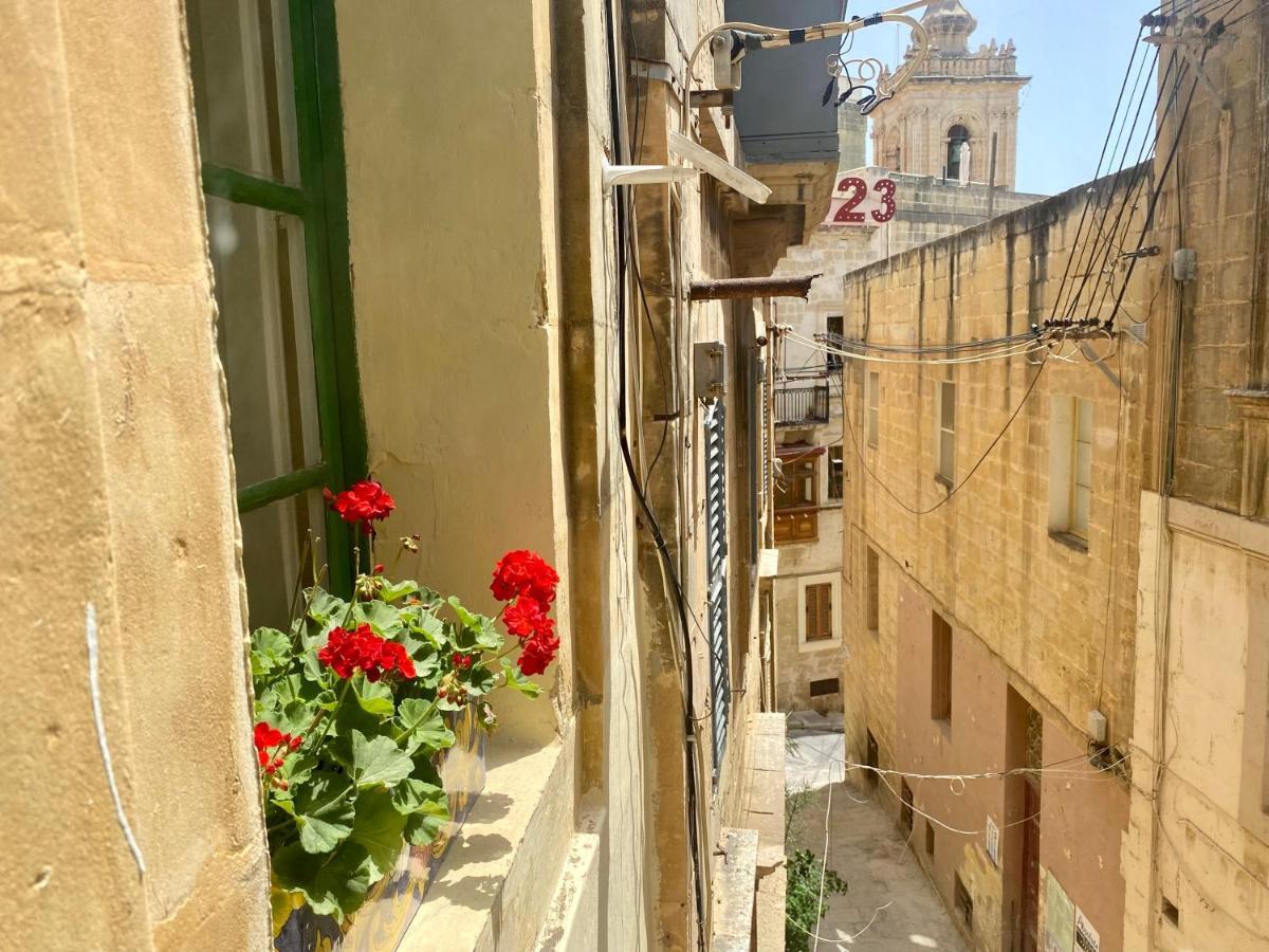 The Knight - Historical Terraced House Overlooking The Central Square Birgu Exterior foto