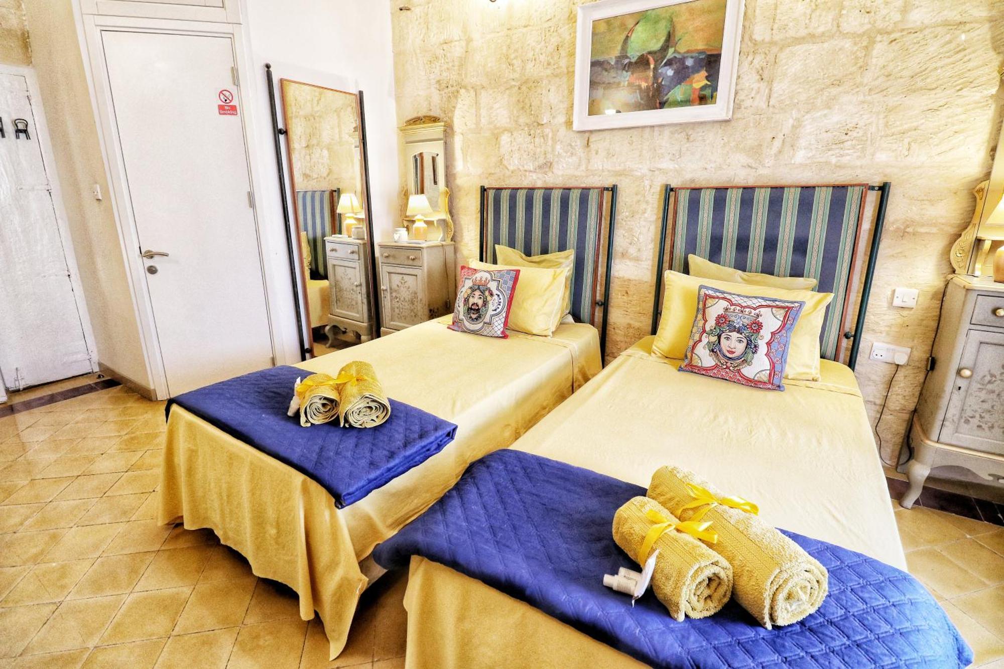 The Knight - Heritage & Art Home At Birgu Square Exterior foto